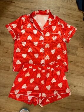 Red Satin Heart-Print Short Pajama Set Size Large Like New